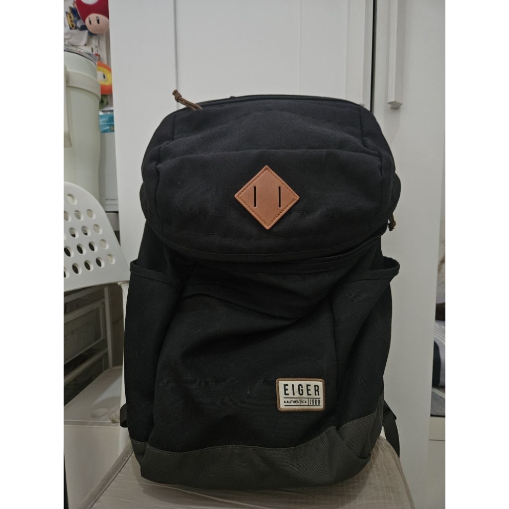 Eiger Diario Kanva 25L laptop backpack in black