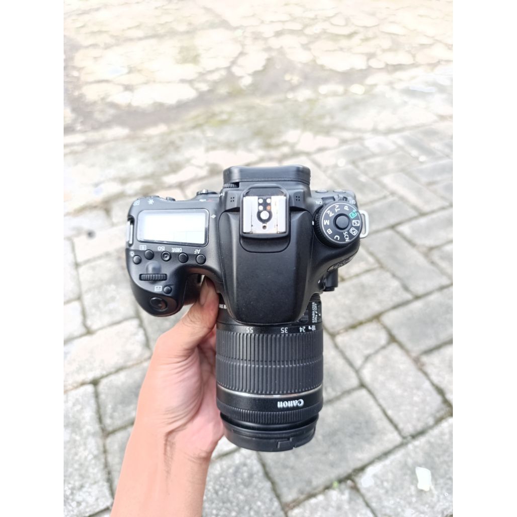 KAMERA CANON 70D+LENSA KIT