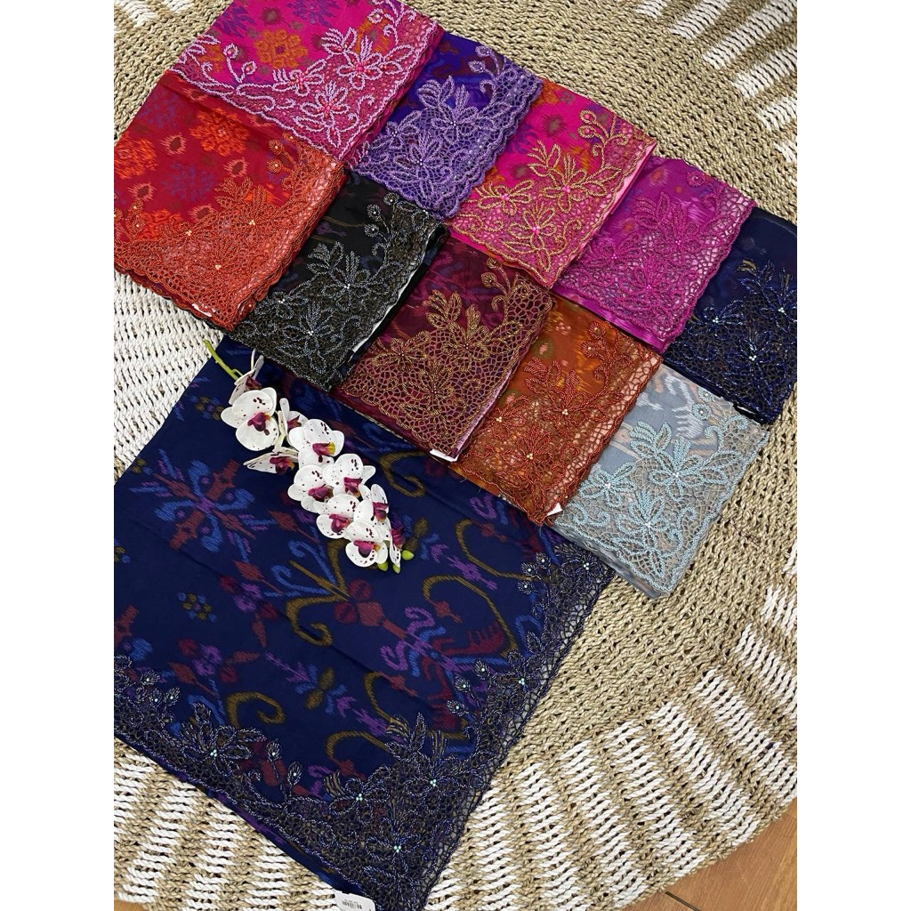 Kamen kerawang payet