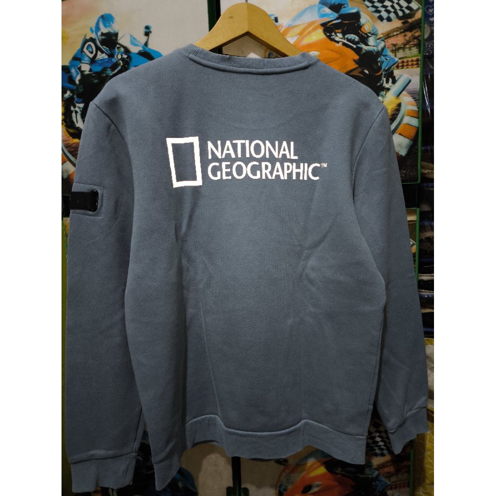 crewneck natgeo biru muda