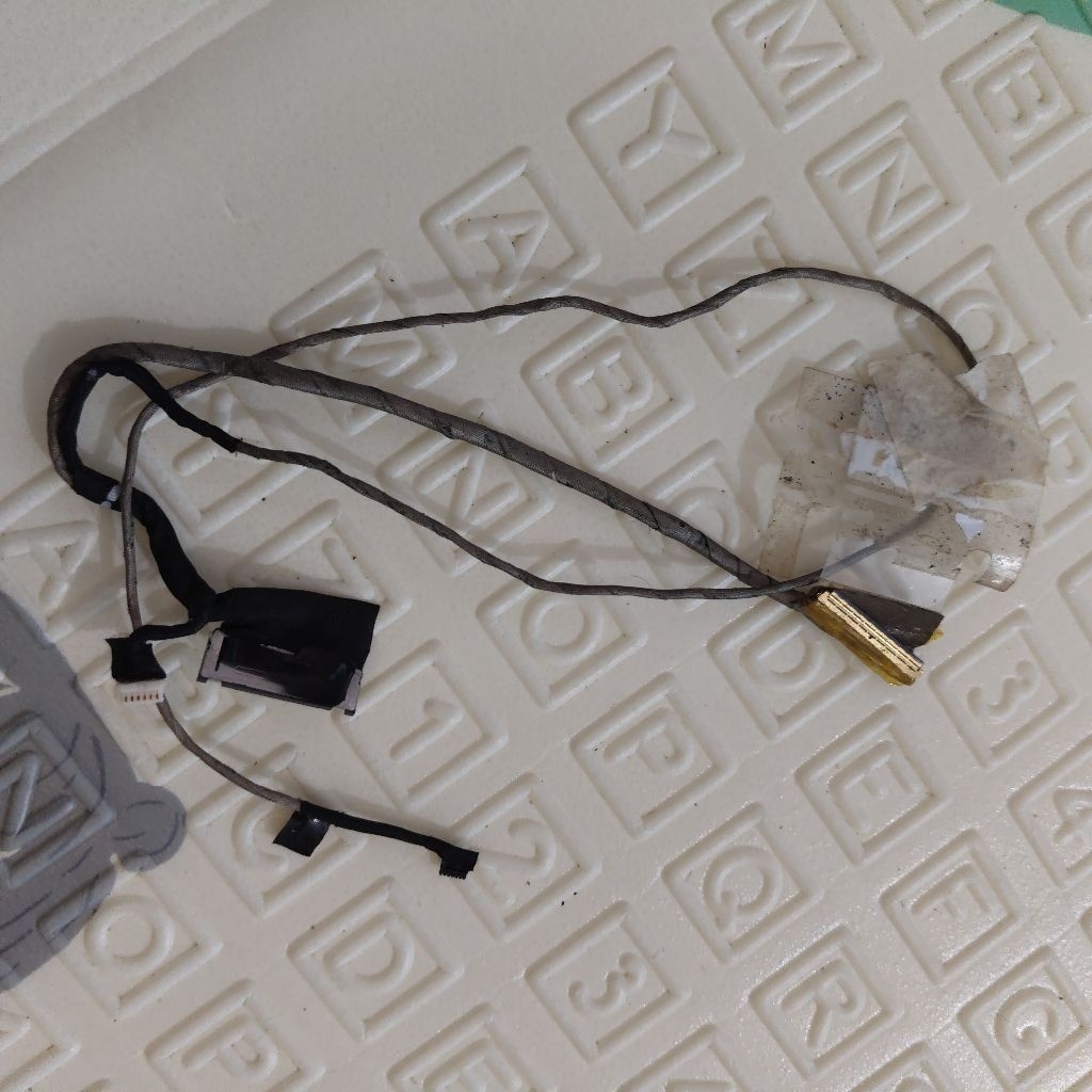 fleksibel flexsibel lcd laptop hp 14-N033TX