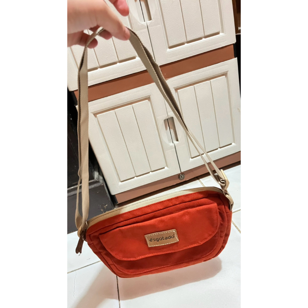 Esgotado Tas Sling Bag Terracotta