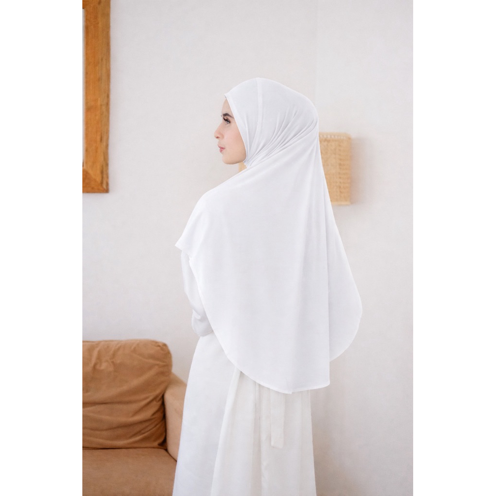 Hijab Aisha – Bergo Instan COOLTECH Syar’i Panjang Non Pet | Adem, Nyaman, Lembut