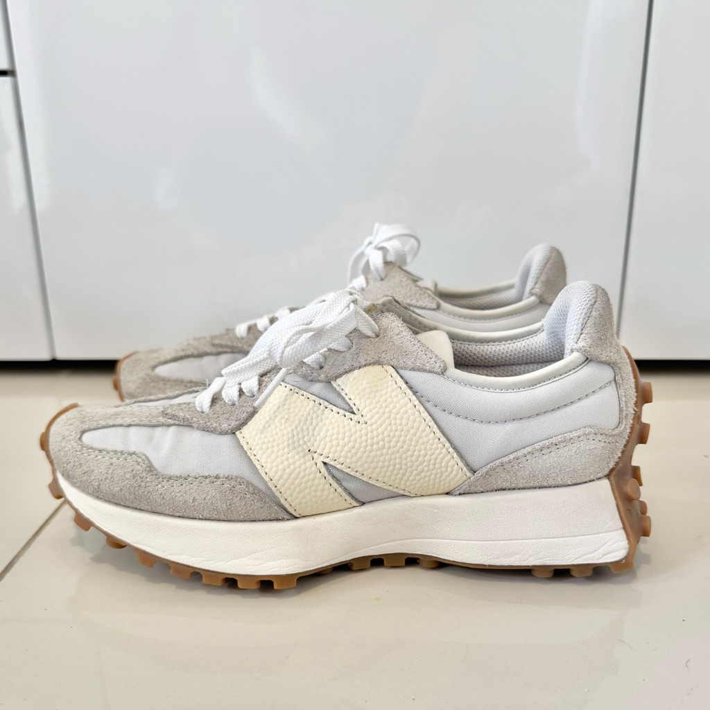 NEW BALANCE 327 Beige and Cream Woman - Sepatu Sneakers Wanita NB - preloved