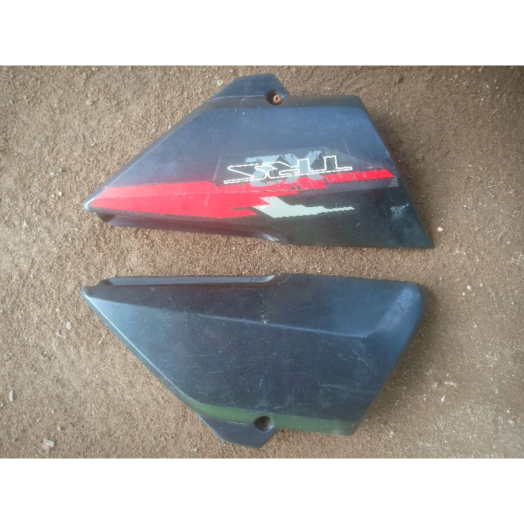 BOX BOK SIDE COVER BODY SAMPING TUTUP ACCU AKI SUZUKI TRS118 TRS 118