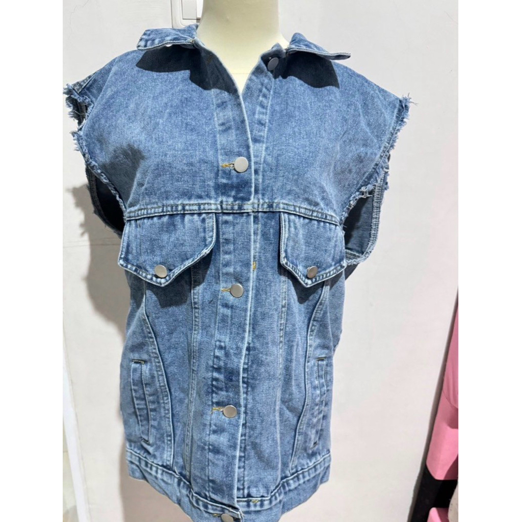 [PRELOVED] VEST JAKET DENIM TIA THIS IS APRIL