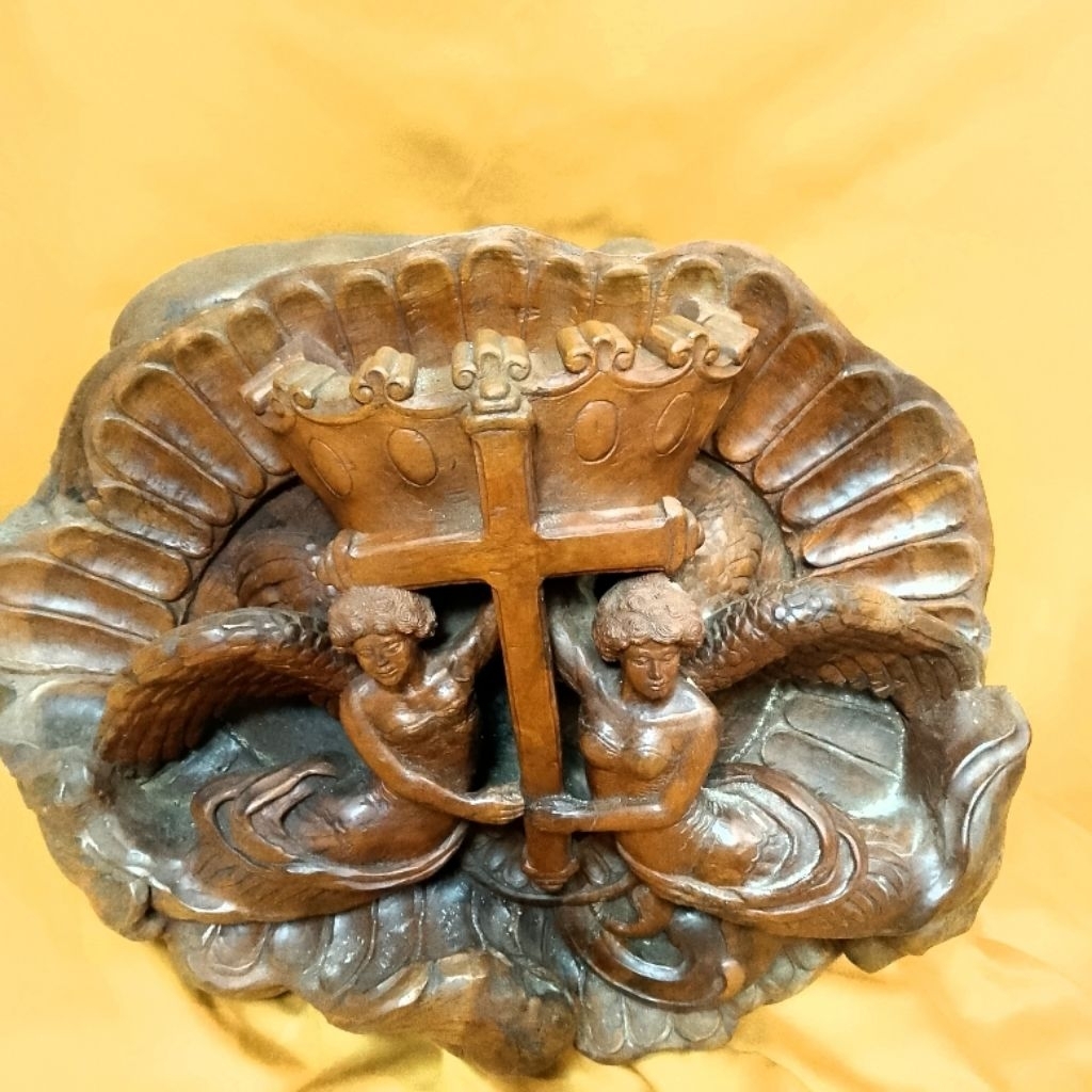 patung kayu ukiran salip