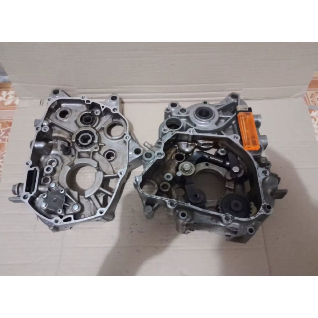 Crankcase kalter kanan kiri Revo absolute Blade 110 karbu original copotan blok mesin L R krengkes r
