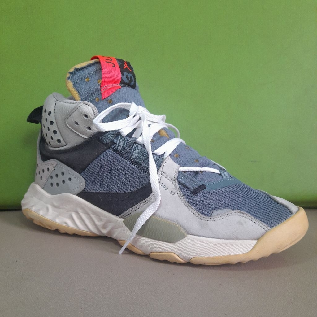 Air Jordan Delta Mid