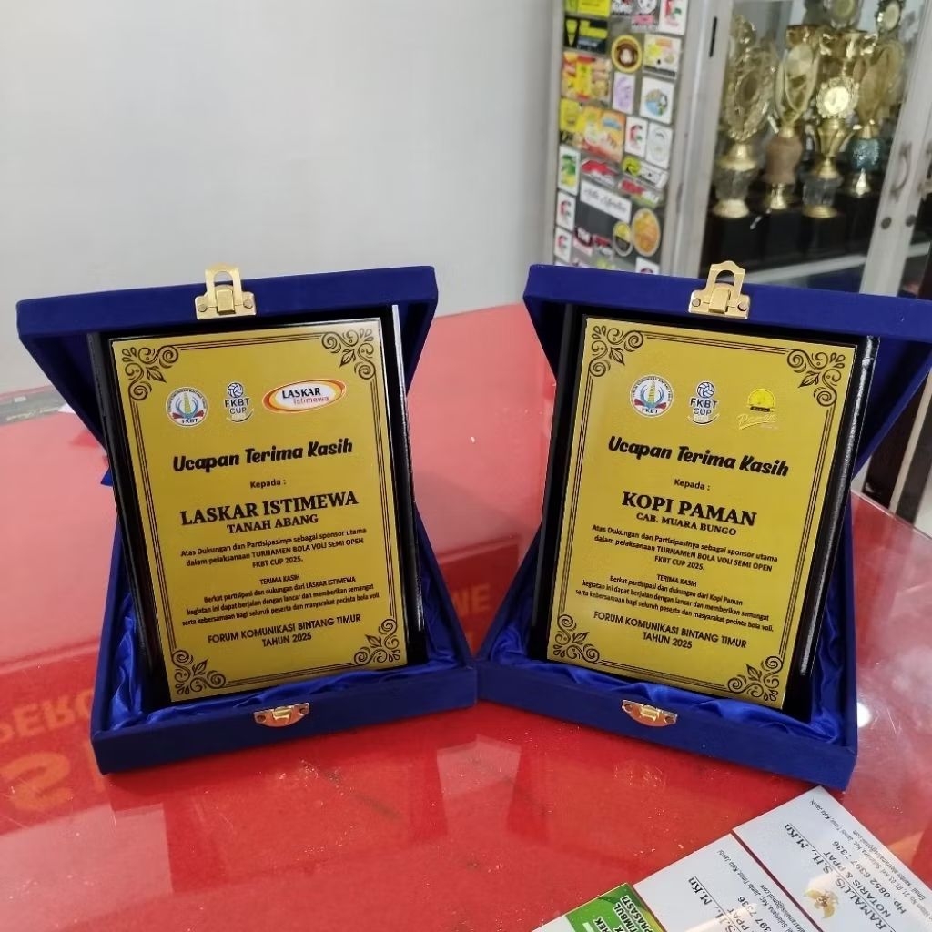 Plakat kayu custom kenang kenangan