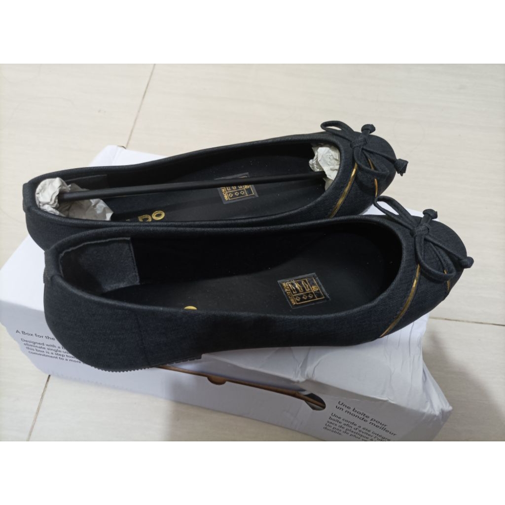 Aldo jeans flat shoes Size 40