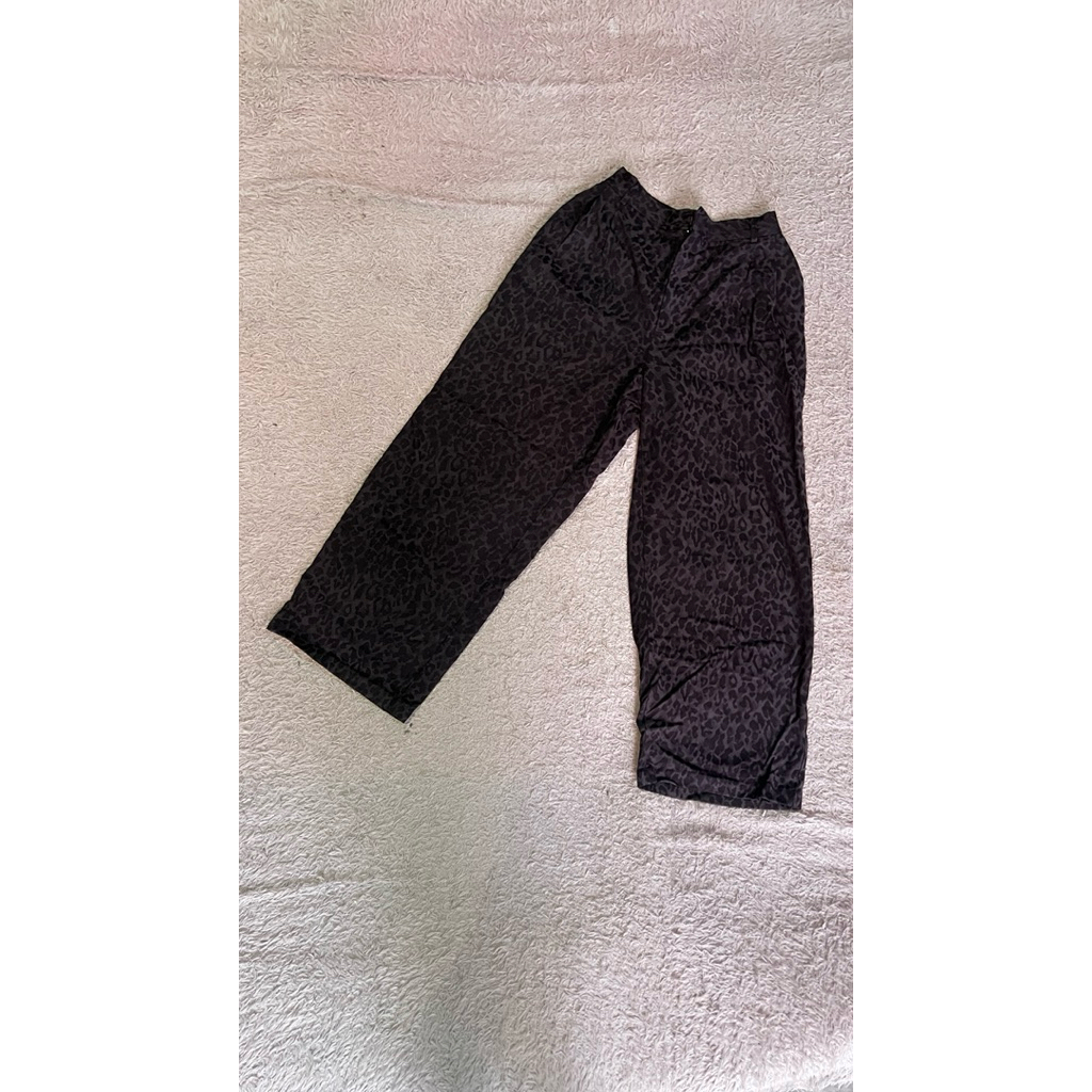 PRELOVED PANTS – TRICK & TRICKY