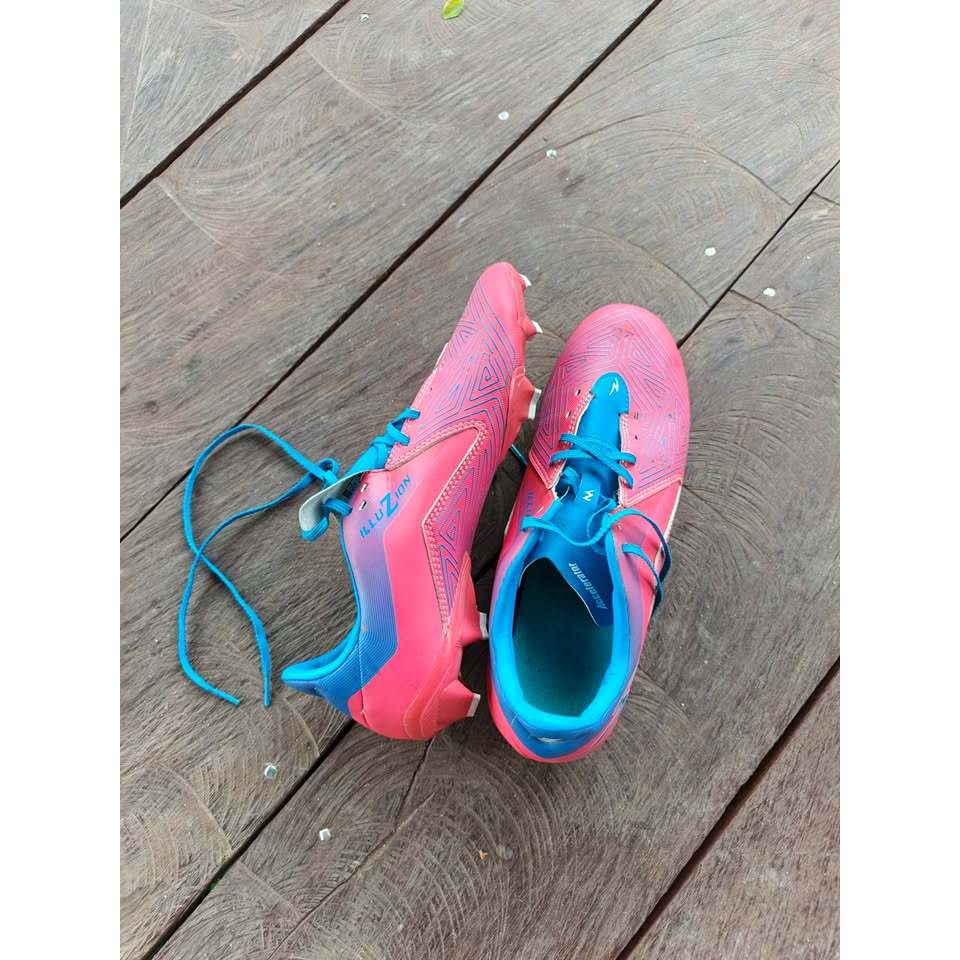 Sepatu Bola bekas pemakain 2x