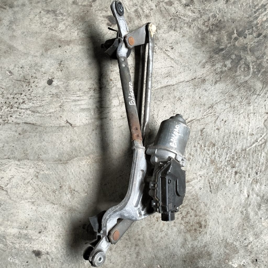 dinamo wiper set link wiper Toyota Yaris bakpao