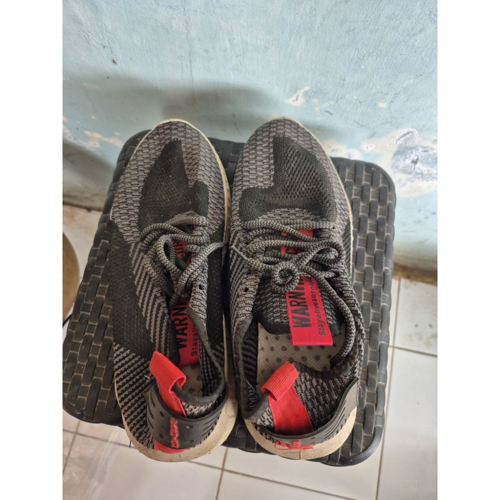 Sepatu Sneakers Knit size 43