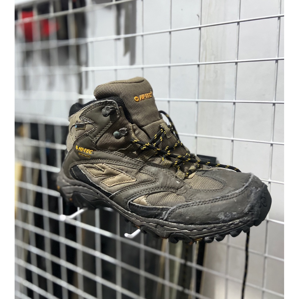 sepatu gunung hitec