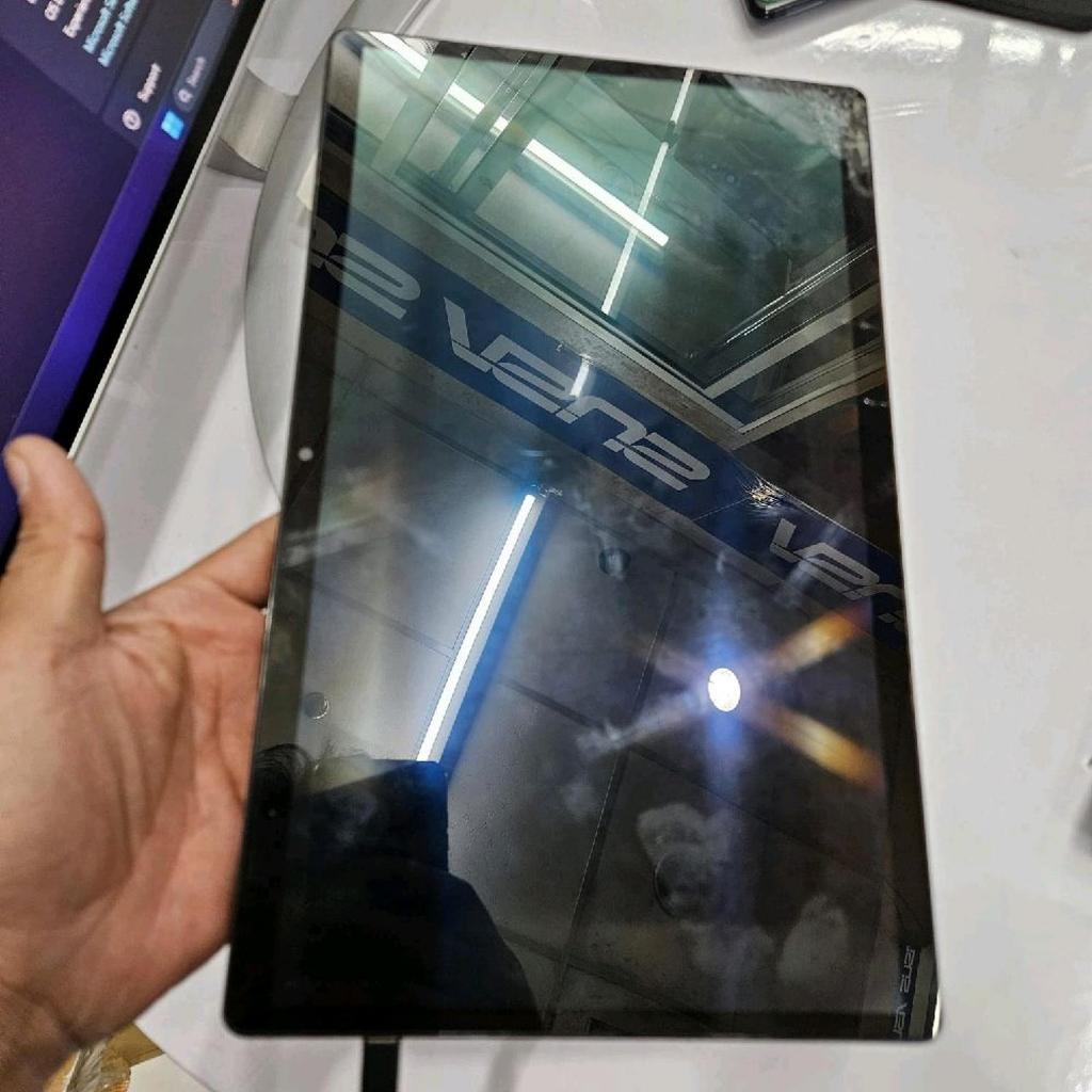 ASUS T3300KA Pentium Silver N6000|8GB|256GB|13INCH - MINUS LAYAR