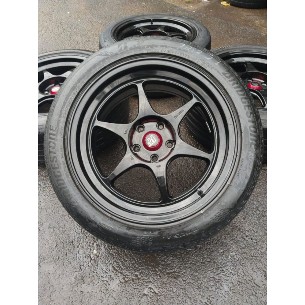 Velg enkei PF06 R18+ban