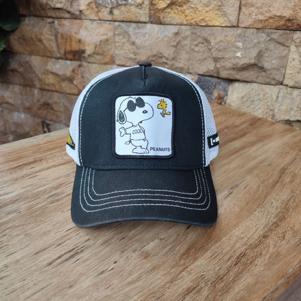 Topi Capslab trucker peanuts snoopy