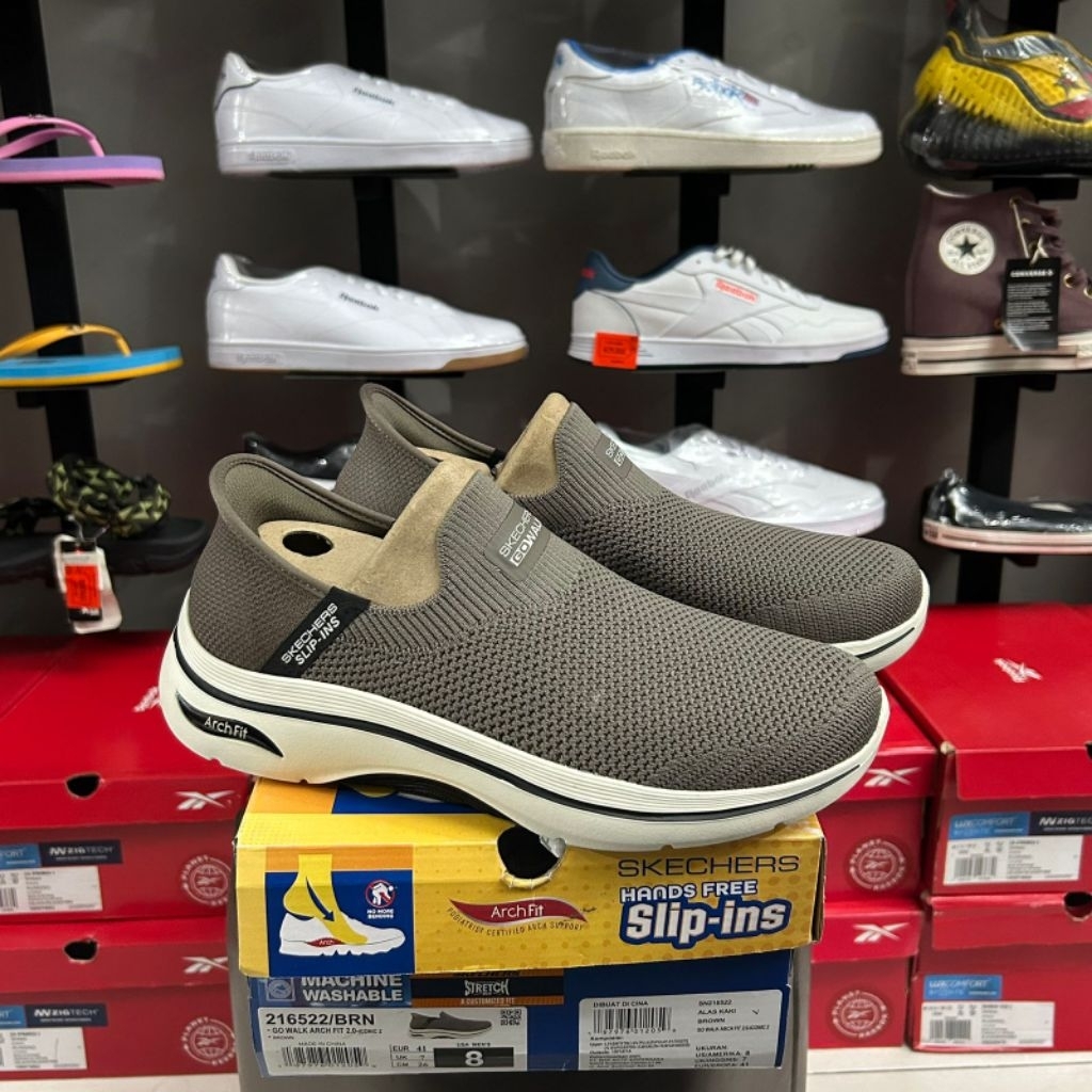 SEPATU WALKING PRIA SKECHERS SLIP ON GO WALK ARCH FIT 2.0 ICONIC 2 (216522 BRN)