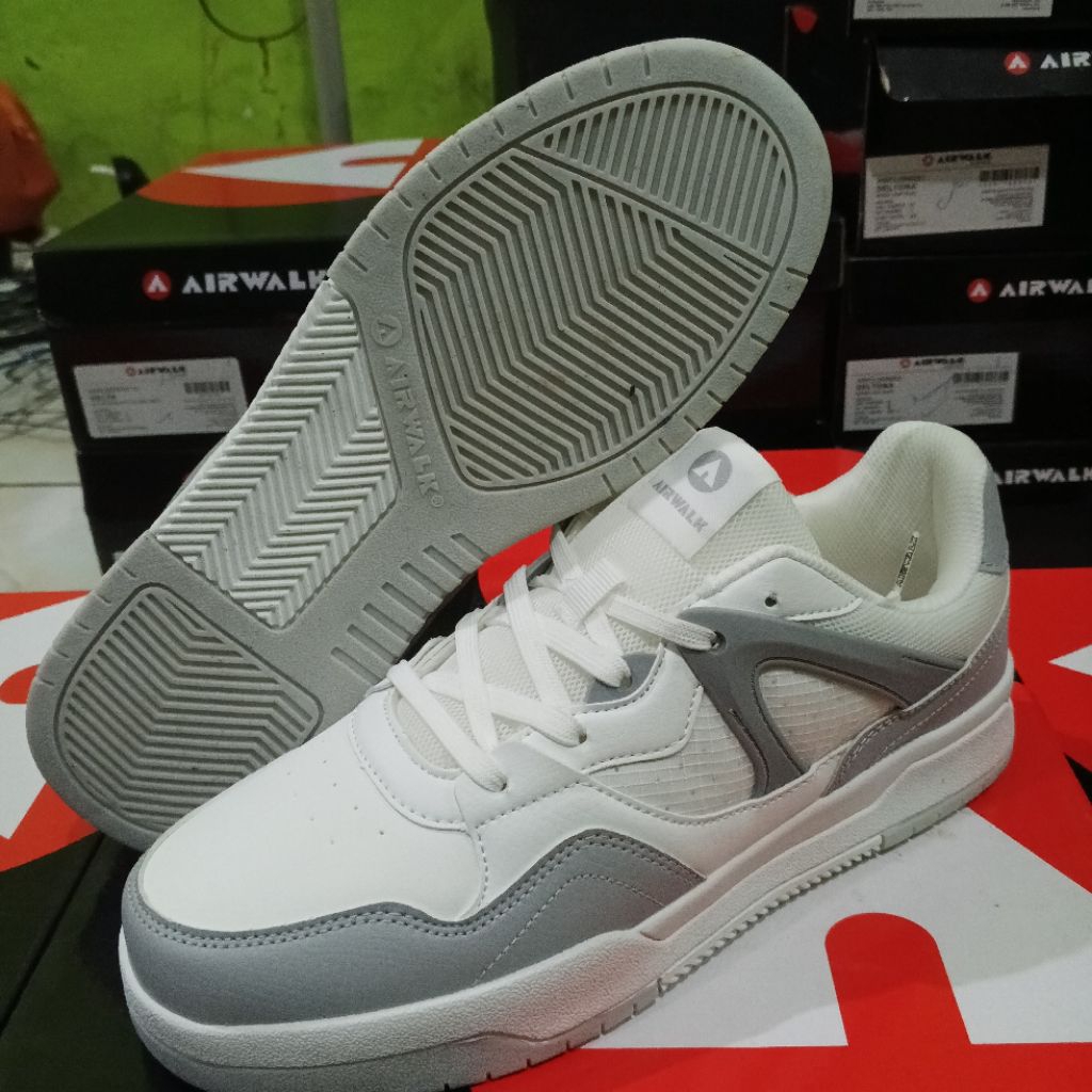 Airwalk delta (white/grey)