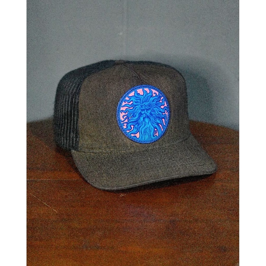 Topi Jaring Skateboard "SUN GOD V2" Trucker Hat Coklat Hitam | SANTA CRUZ x JASON JESSEE