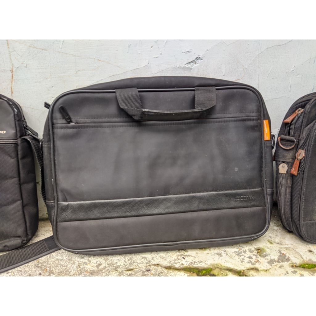TAS LAPTOP SEKEN ORIGINAL BAWAAN