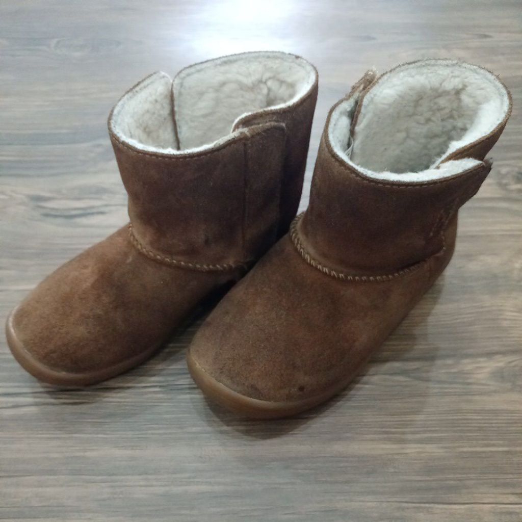 Preloved Sepatu Boots UGG