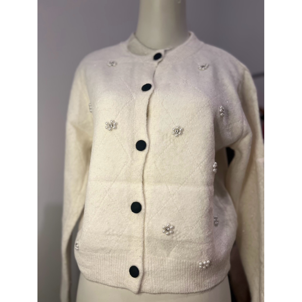 Cardigan Rajut Wanita Pearl – Warna Putih