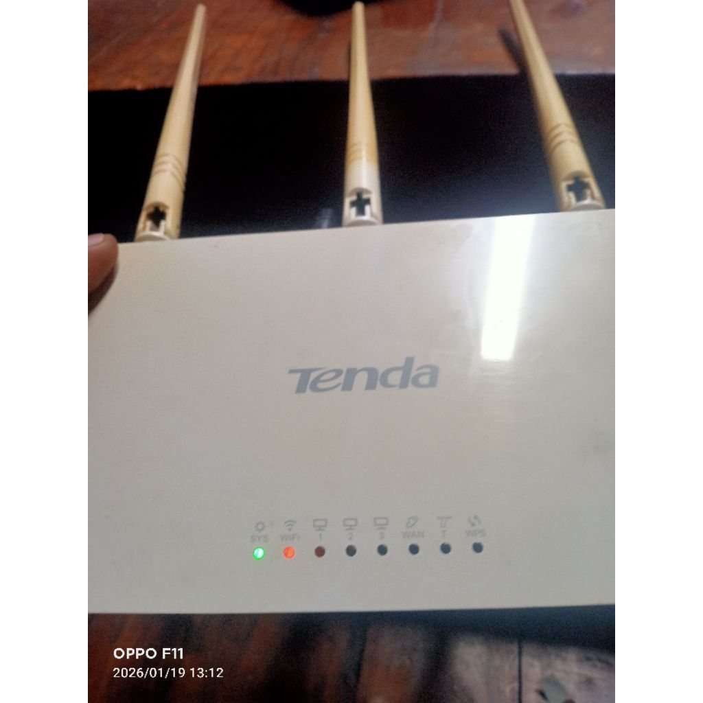 Router tenda f3 bisa buat nembak wifi. lampu notifikasi warna.
