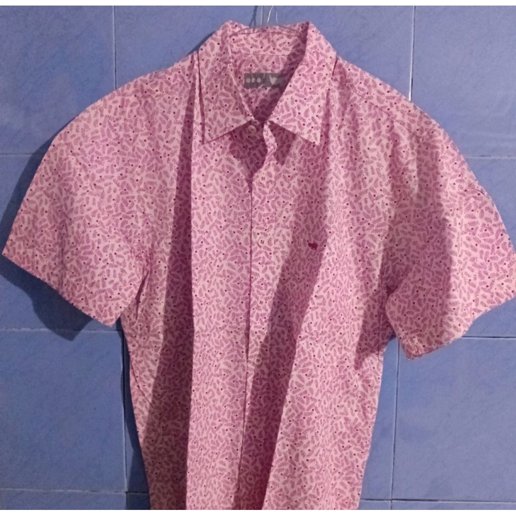 kemeja Pat lengan pendek..