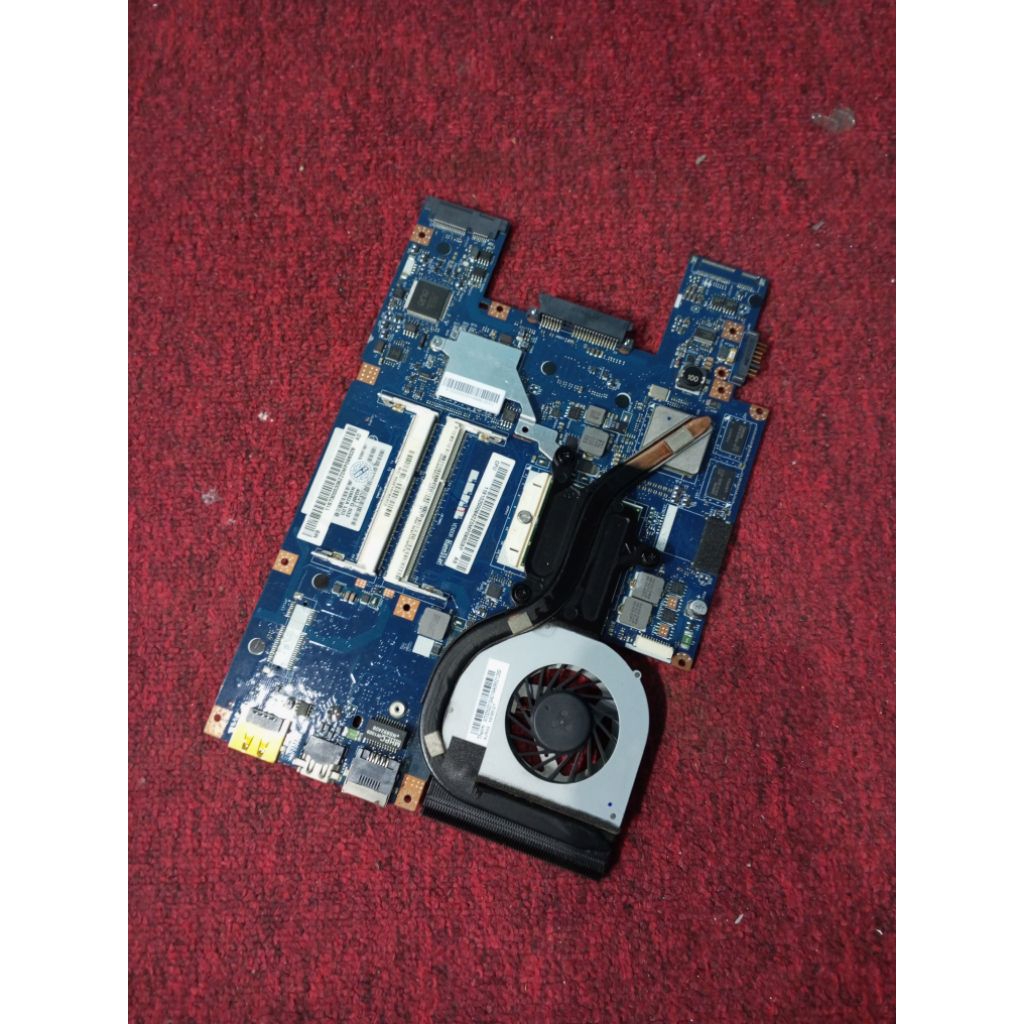 mobo normal laptop Lenovo u460