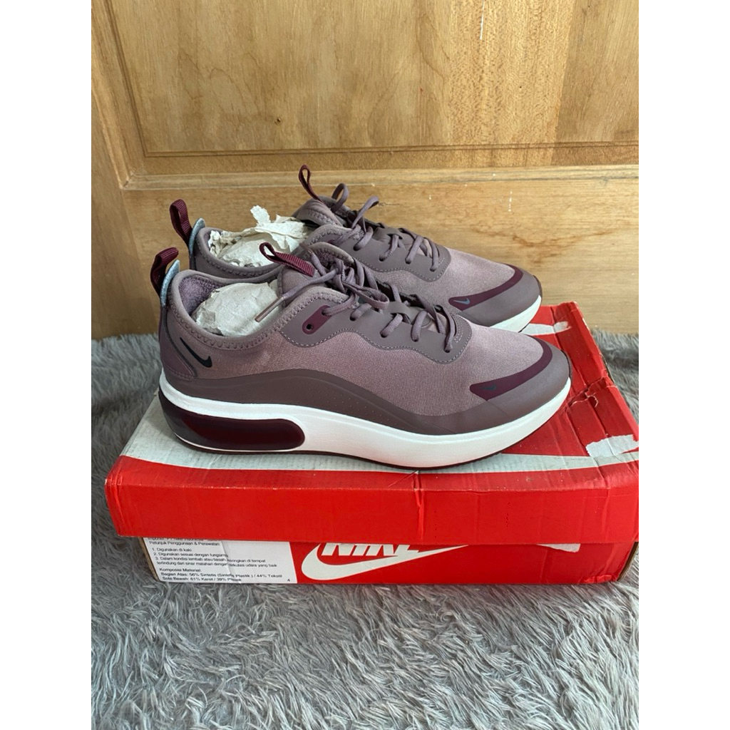 PRELOVED SEPATU NIKE WOMAN AIR MAX DIA
