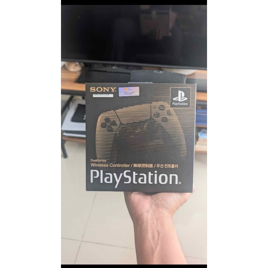 Dualsense PS5 30th Anniversary edition limited