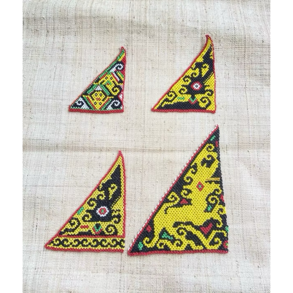 Kayan Art - Manik Sudutan Baju / Manik Segitiga Baju Dayak Bahau Kalimantan