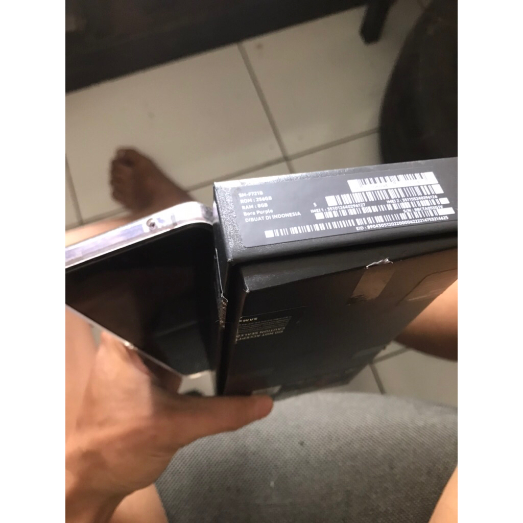 zflip 4 sein 256gb minus lcd