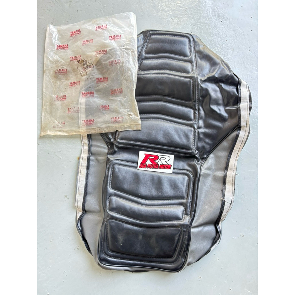 cover sarung kulit jok original ori yamaha rxs rx spesial special s yt 115 yt115 rxr nos 3HB