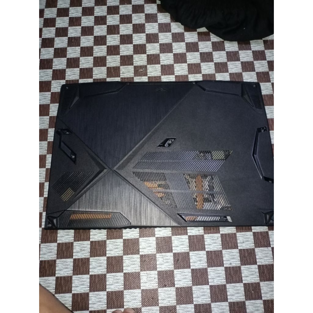 laptop mati MSI GF63 8RC