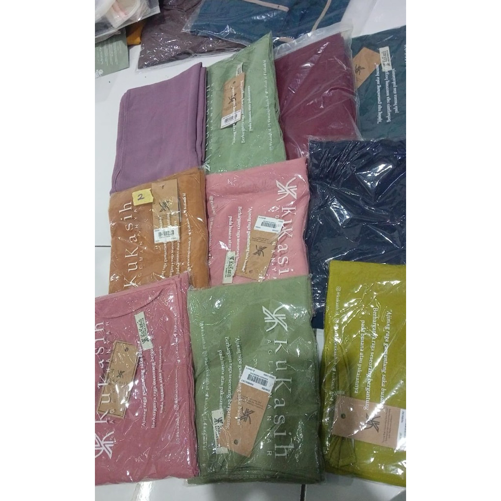 Pashmina by Kukasih (puan)