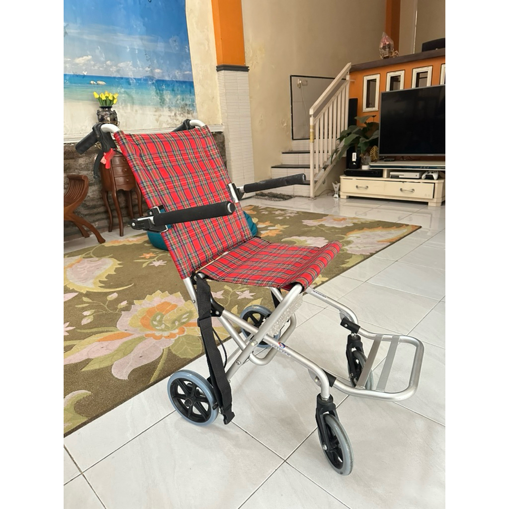 Kursi Roda Lipat Traveling Bekas