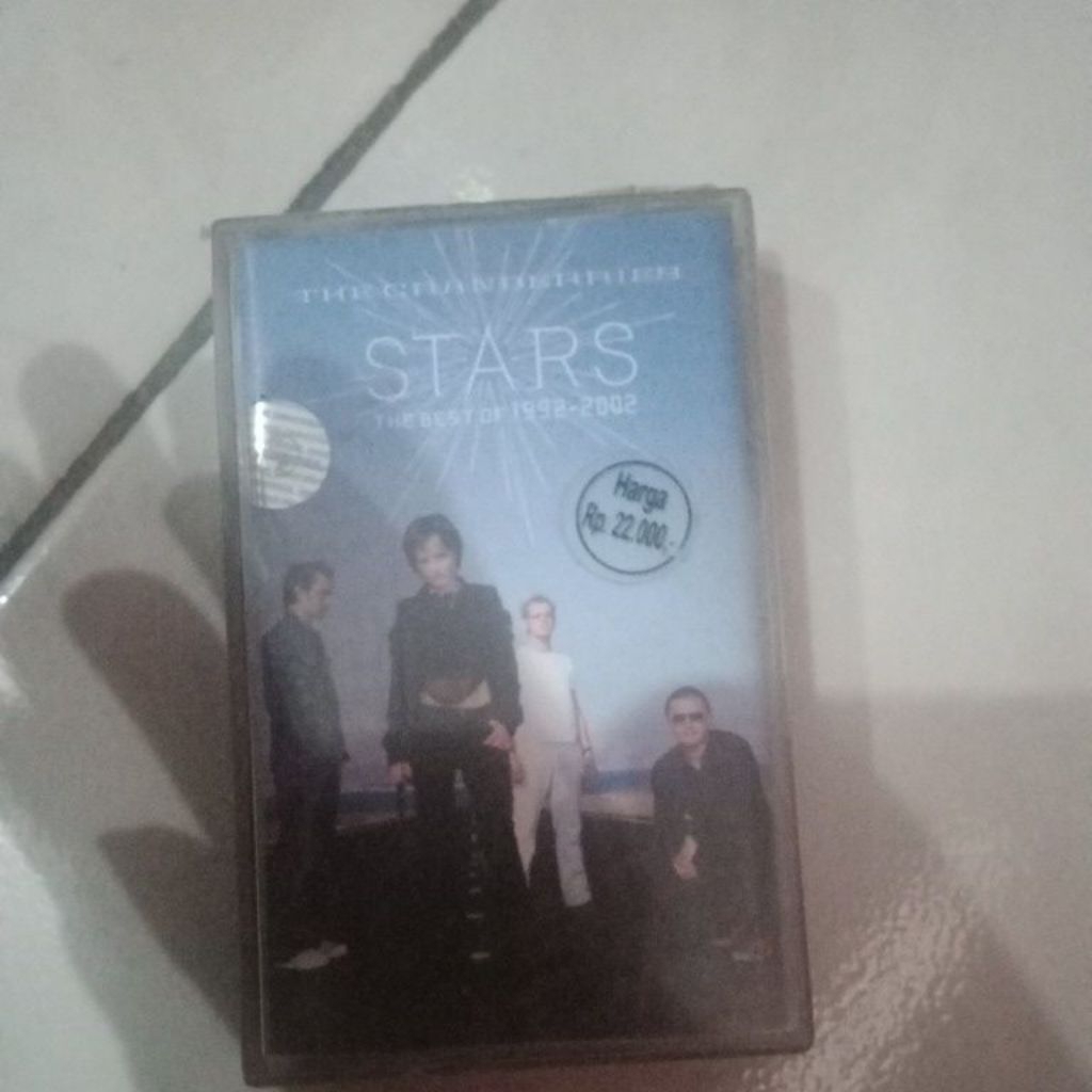 kaset pita the Cranberries stars