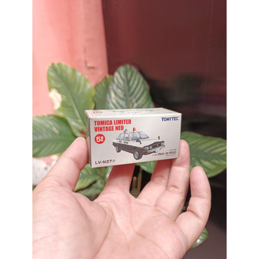 Diecast Tomica Limited Vintage Neo LV-N27a, Toyota Corolla DX 1500 GL Japan Police Car Tomytec Tomy 