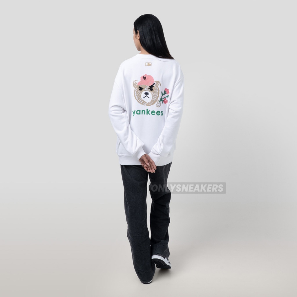 MLB ANGRY BEAR NEW YORK YANKEES WHITE SWEATSHIRT