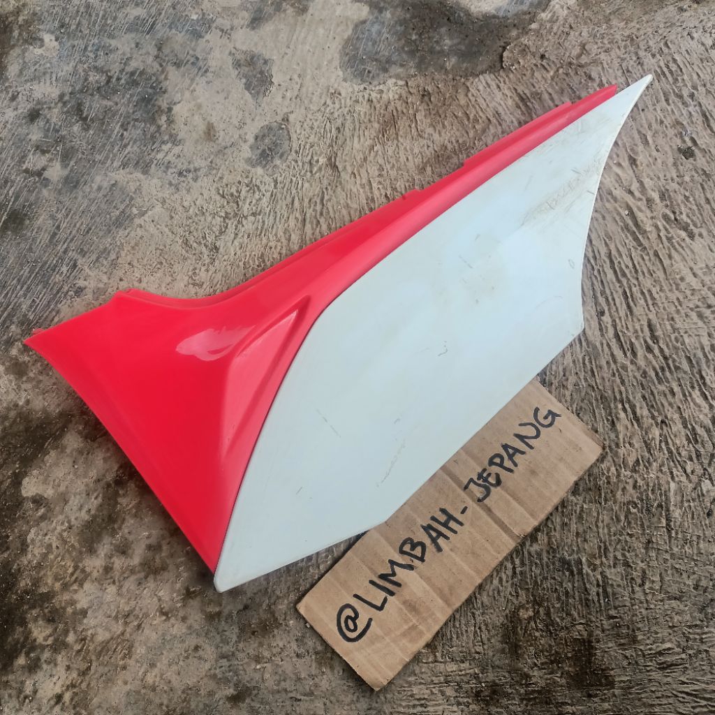 Cover body belakang crf 150L bagian kiri saja original second copotan motor