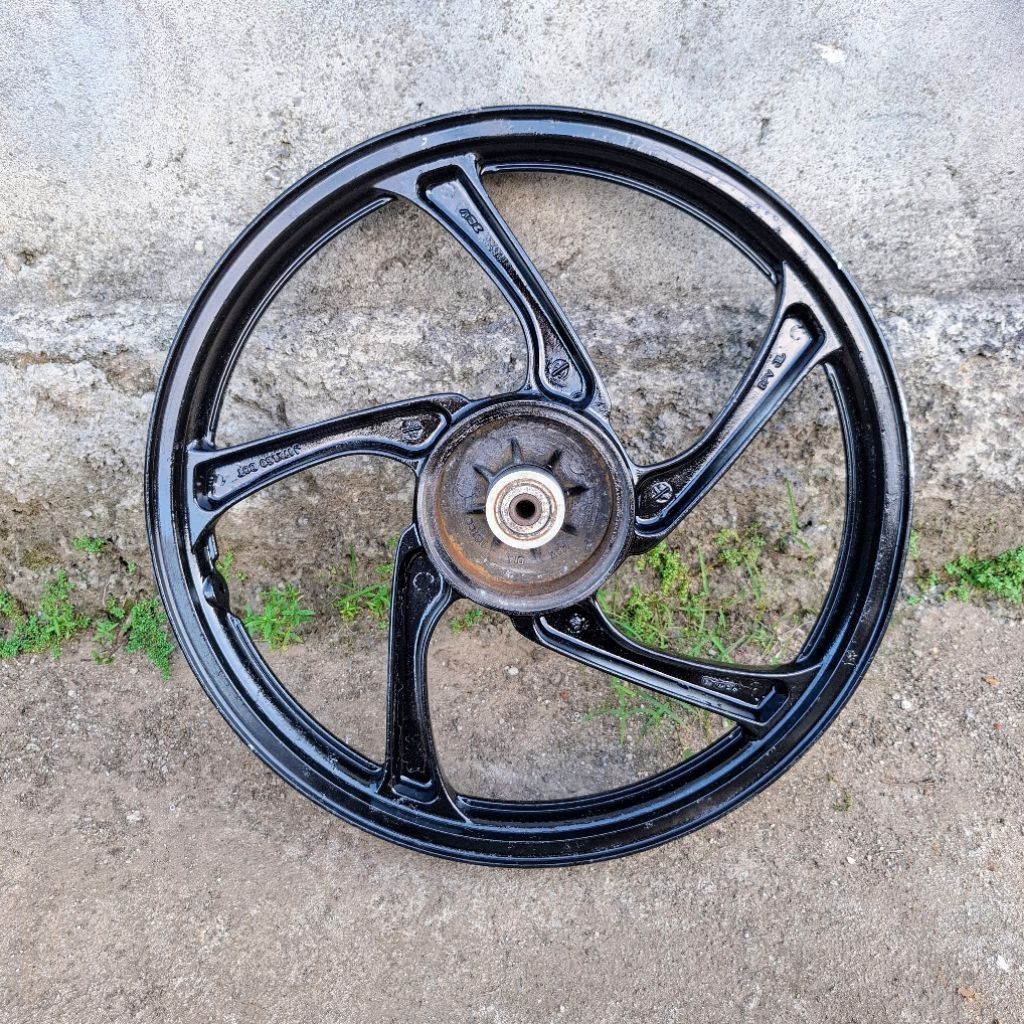 Velg rasing belakang Suzuki Smash titan original second