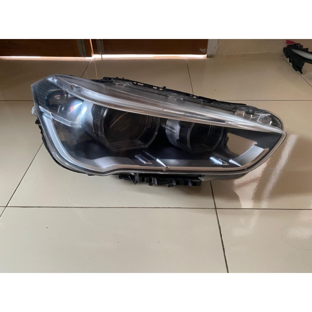 Headlamp reflektor mika lampu depan kanan bmw x1 lci tahun 2020