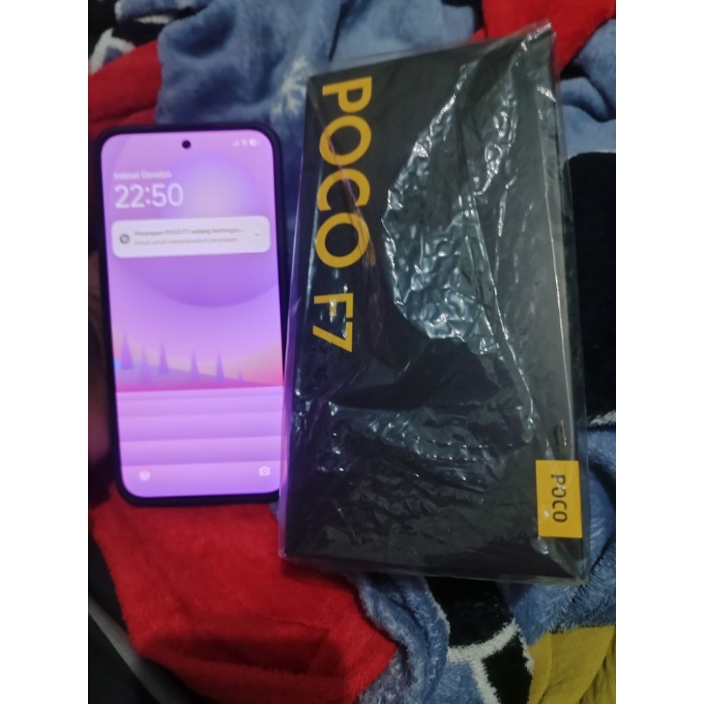 poco f7 ram12/512 second