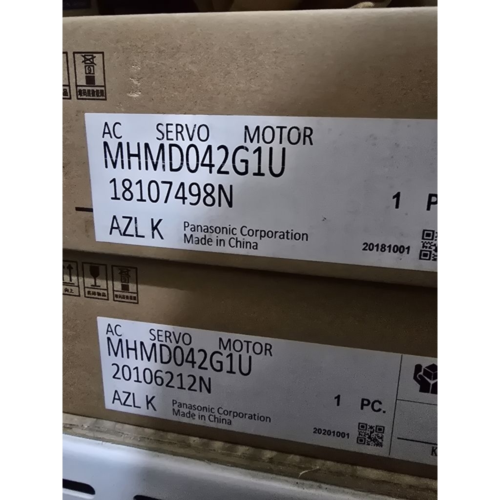 MHMD042G1U AC SERVO MOTOR PANASONIC 400W