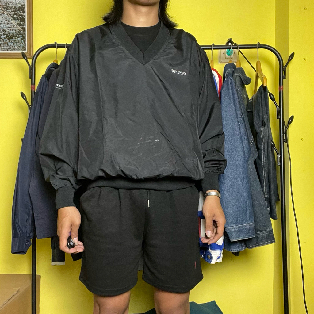 Vneck Discovery Jacket vintage varsity bomber crewneck hnm vtg hoodie sukajan uniqlo vneck knitwear 