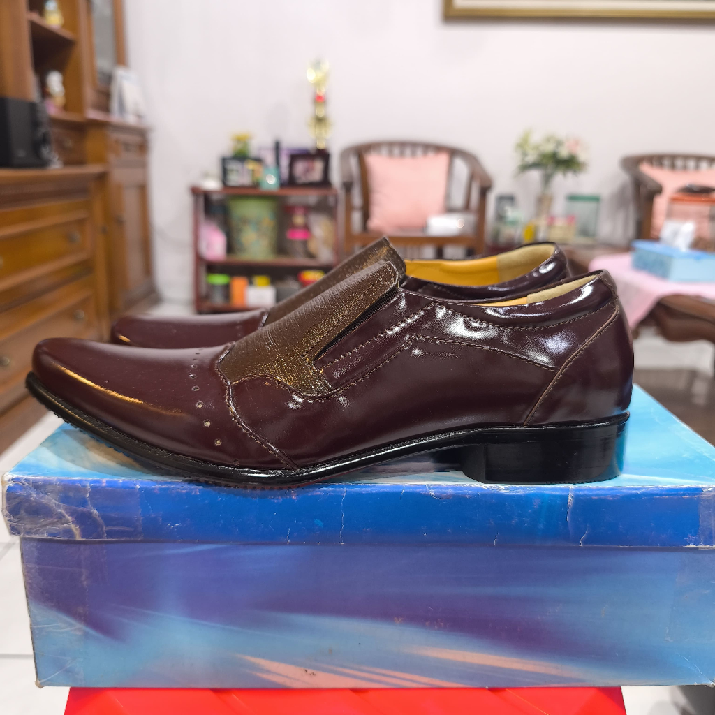 Sepatu Pantofel Begaldo AM8016 Warna Coklat Size 40, 42